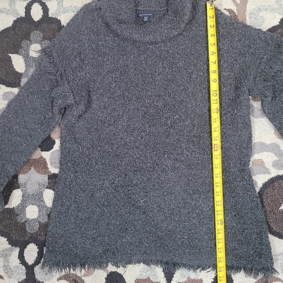 American Eagle Outfitters Gray Fluffy Turtleneck Long Sleeve Distressed Sz XL - Picture 9 of 10